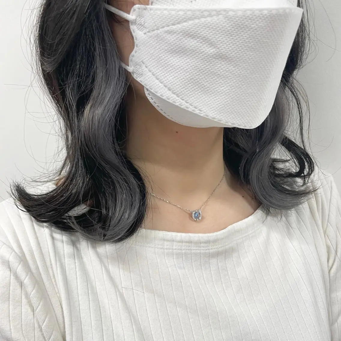 ロング カラー イヤリングカラー インナーカラー シルバー ヘアカラー トリートメント 透明感カラー/ レイヤー　YUKAのヘアスタイル