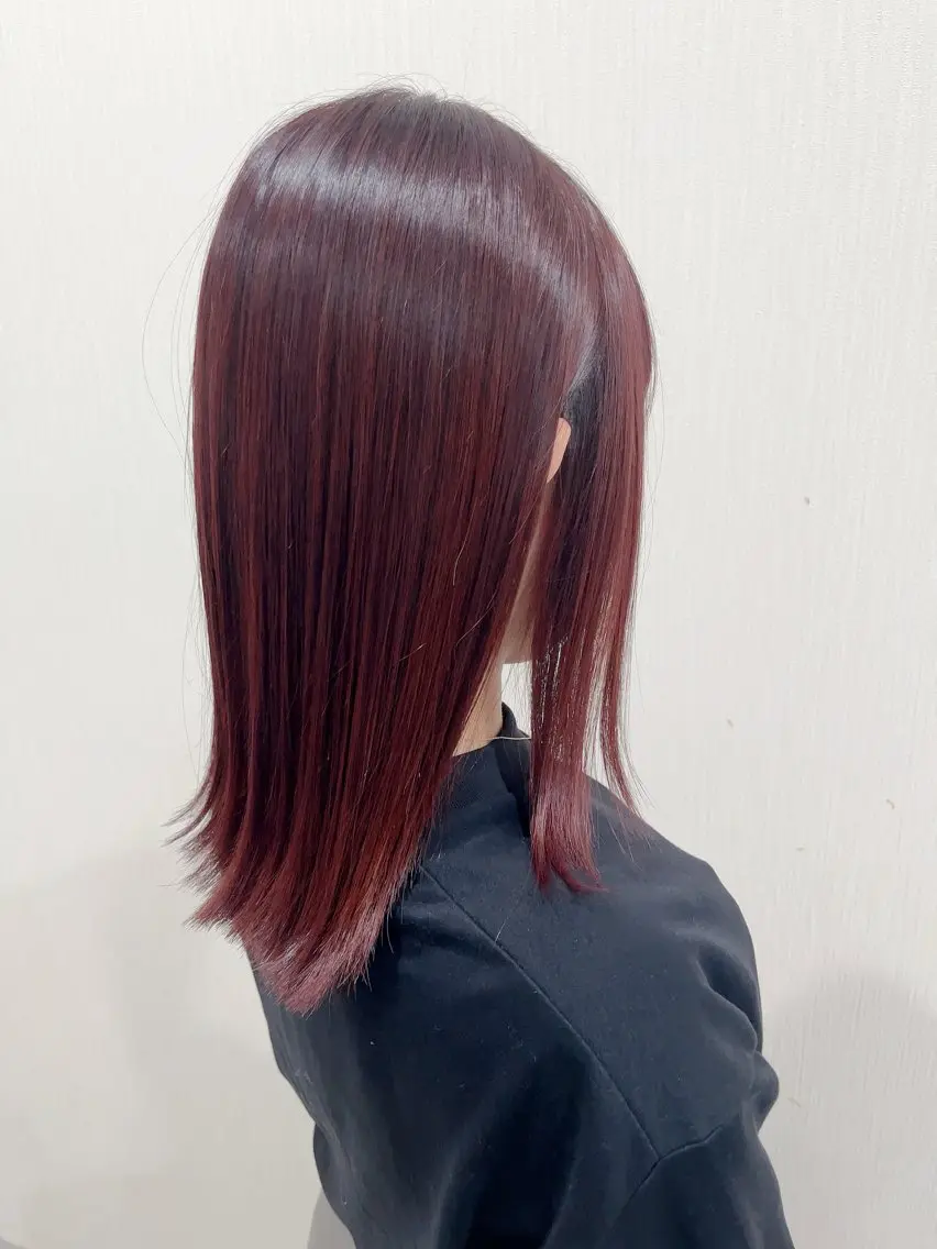 ミディアム 外ハネヘア カット ヘアカラー トリートメント 【Raviy】 横塚勇也のヘアスタイル