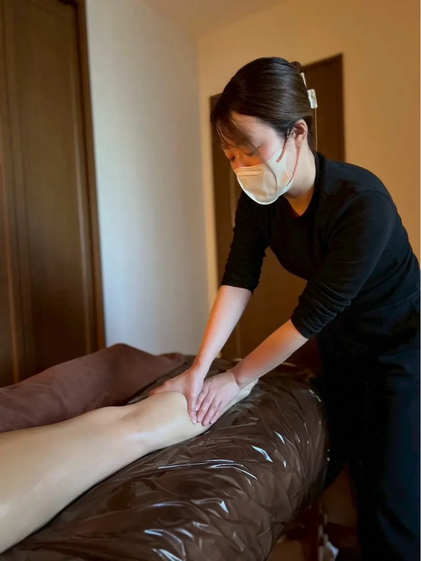 【脚のむくみ・冷え🦶】下半身のリンパの流れを良くし、血流UP！脚が軽くなる🫧オイルマッサージ(30分)の写真