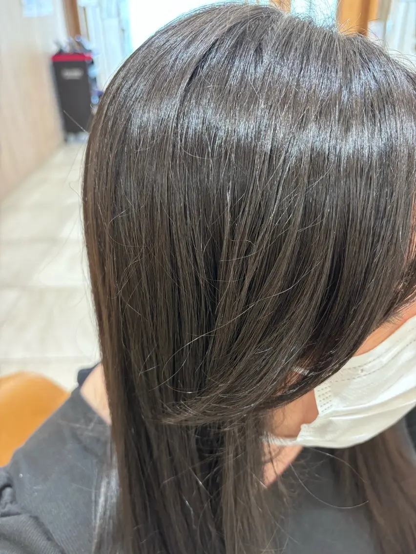 ロング カラー かわにし ゆきのヘアスタイル