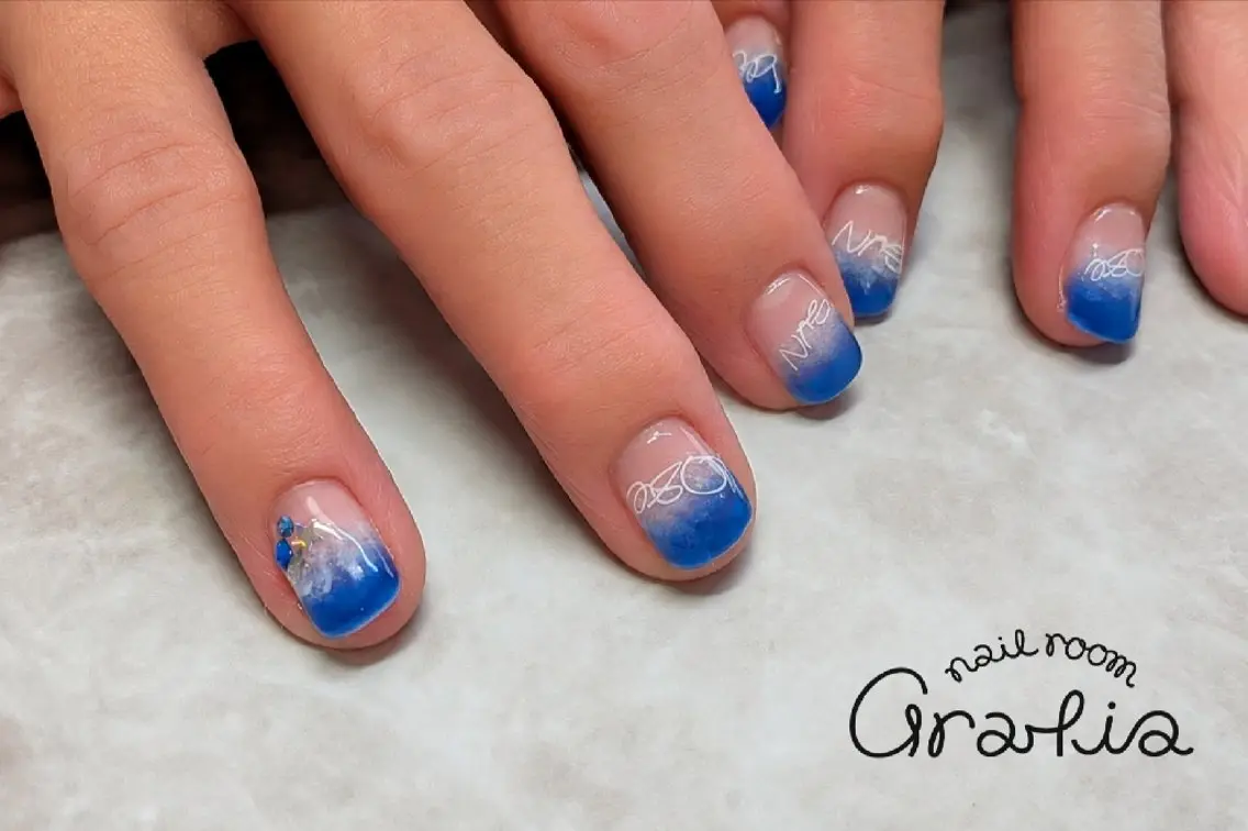 ネイル ハンドネイル nail room gratia のネイルデザイン