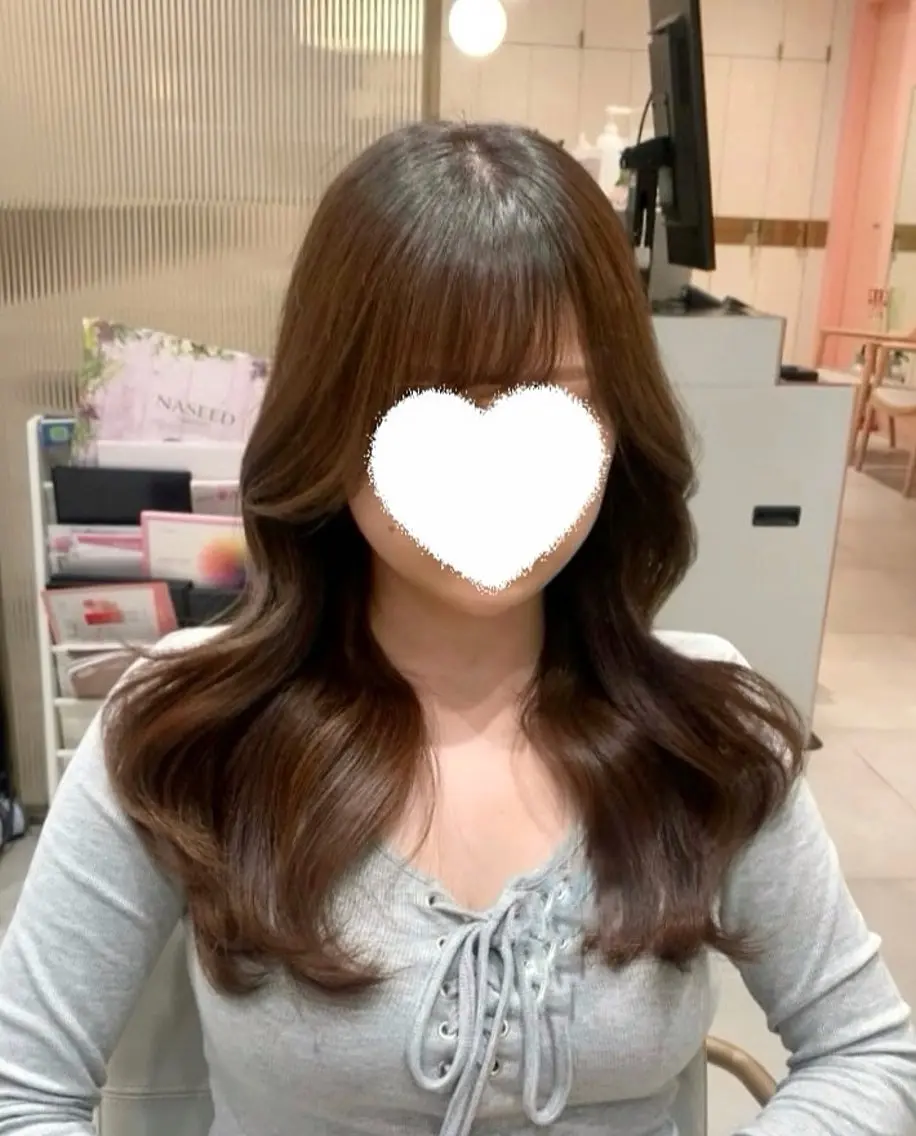 ミディアム カラー ヘアカラー トリートメント 内田 志乃のヘアスタイル