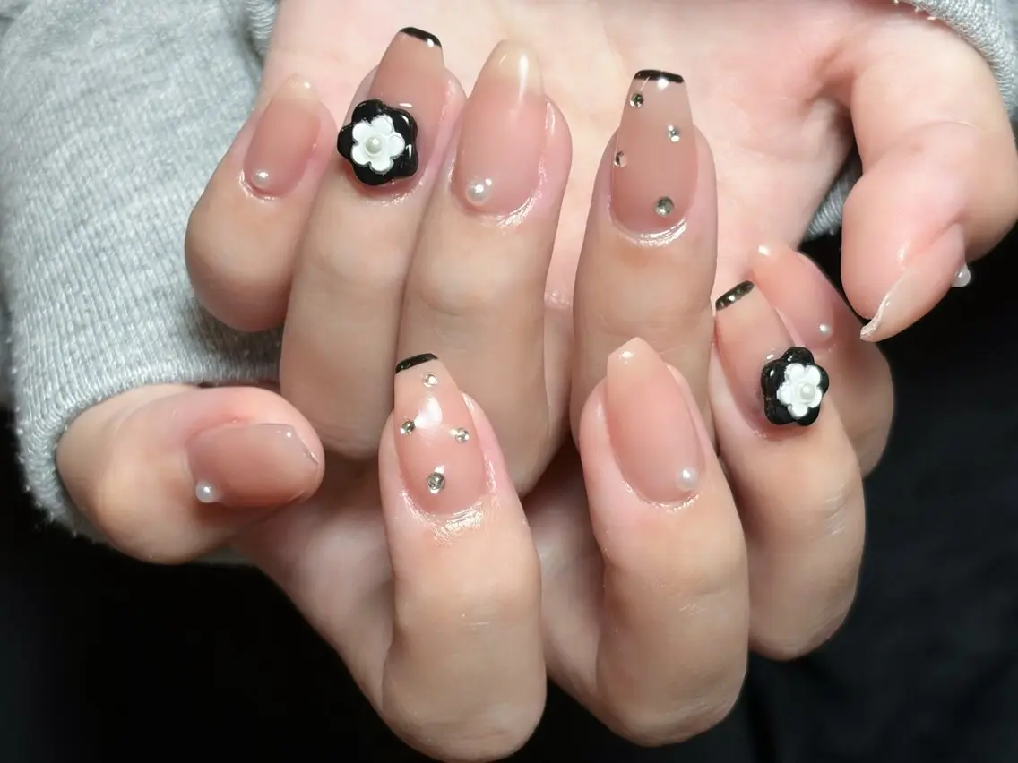 ネイル オーロラネイル 長さ出し フレンチネイル ジェルネイル ガラスフレンチ ハンドネイル Rela・S NAILのネイルデザイン
