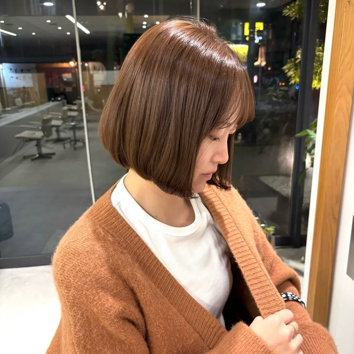 カラー ブラウンカラー ヘアカラー なのは\透け感カラー \レイヤーカットのヘアスタイル
