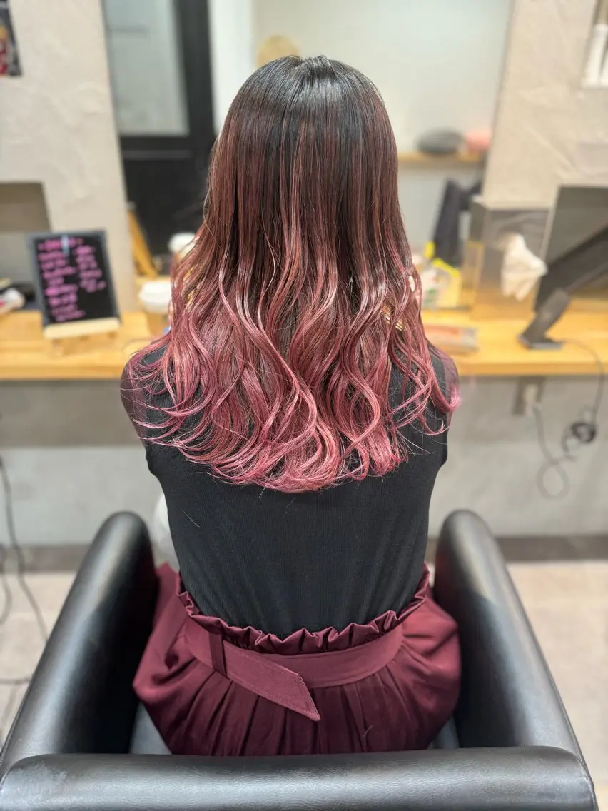 セミロング カラー バレイヤージュ レイヤーカット サクマ リョウジのヘアスタイル