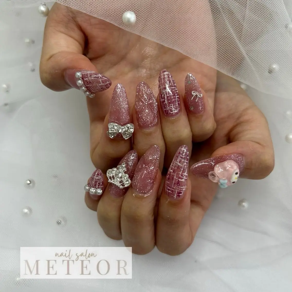ネイル ガーリー ツイードネイル ワンホンネイル ハンドネイル METEOR💫 staffのネイルデザイン