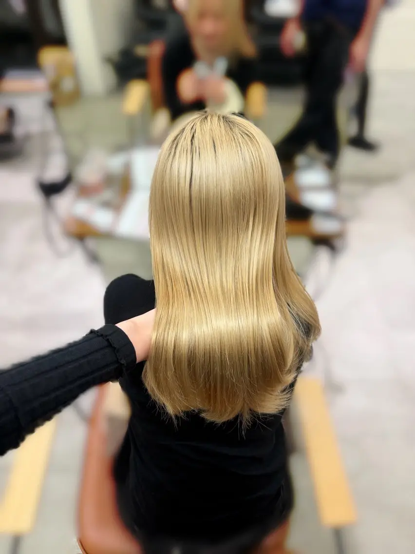 ミディアム トリートメント 堀江 真維のヘアスタイル