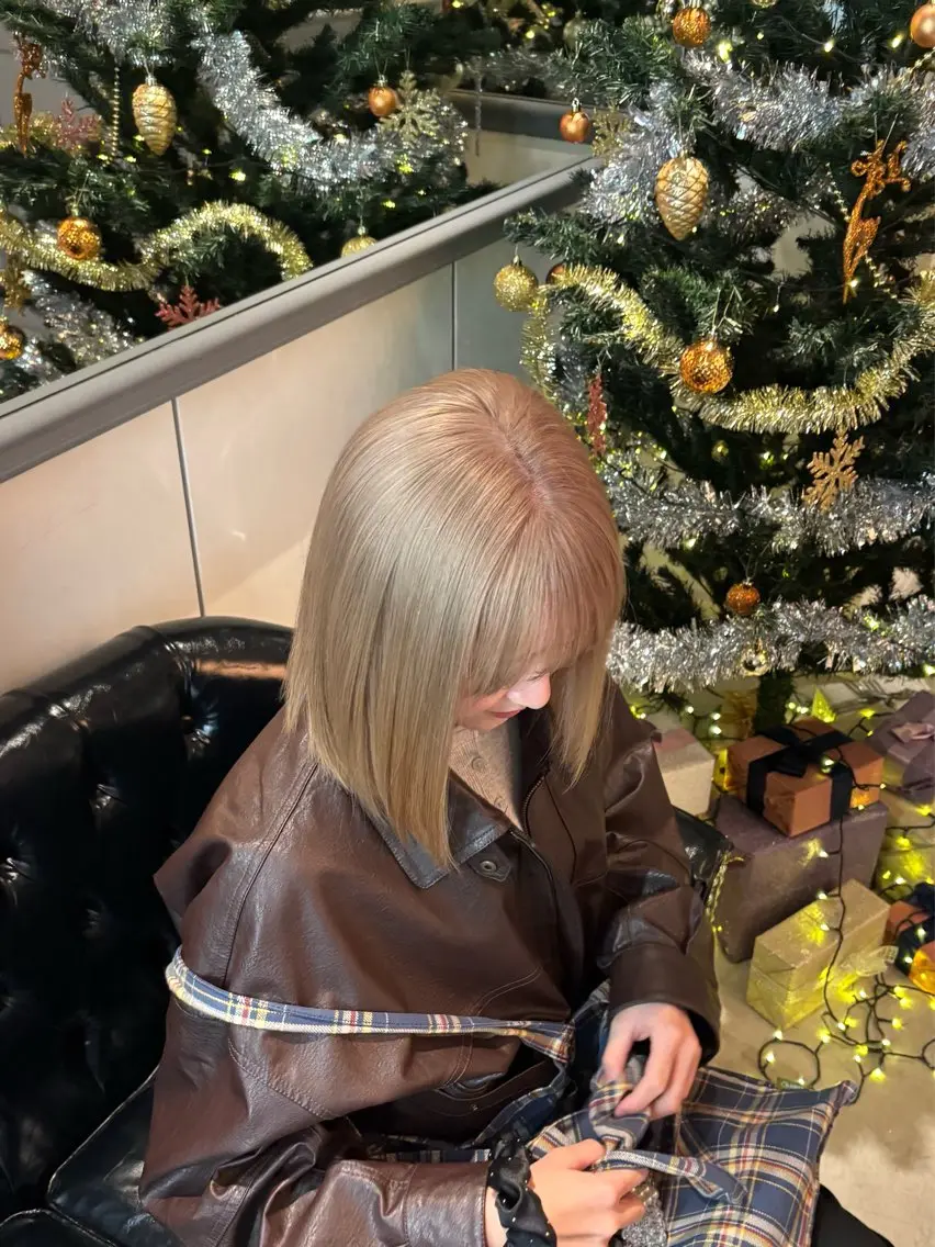 ショート カラー ブリーチ 関口 玲那のヘアスタイル