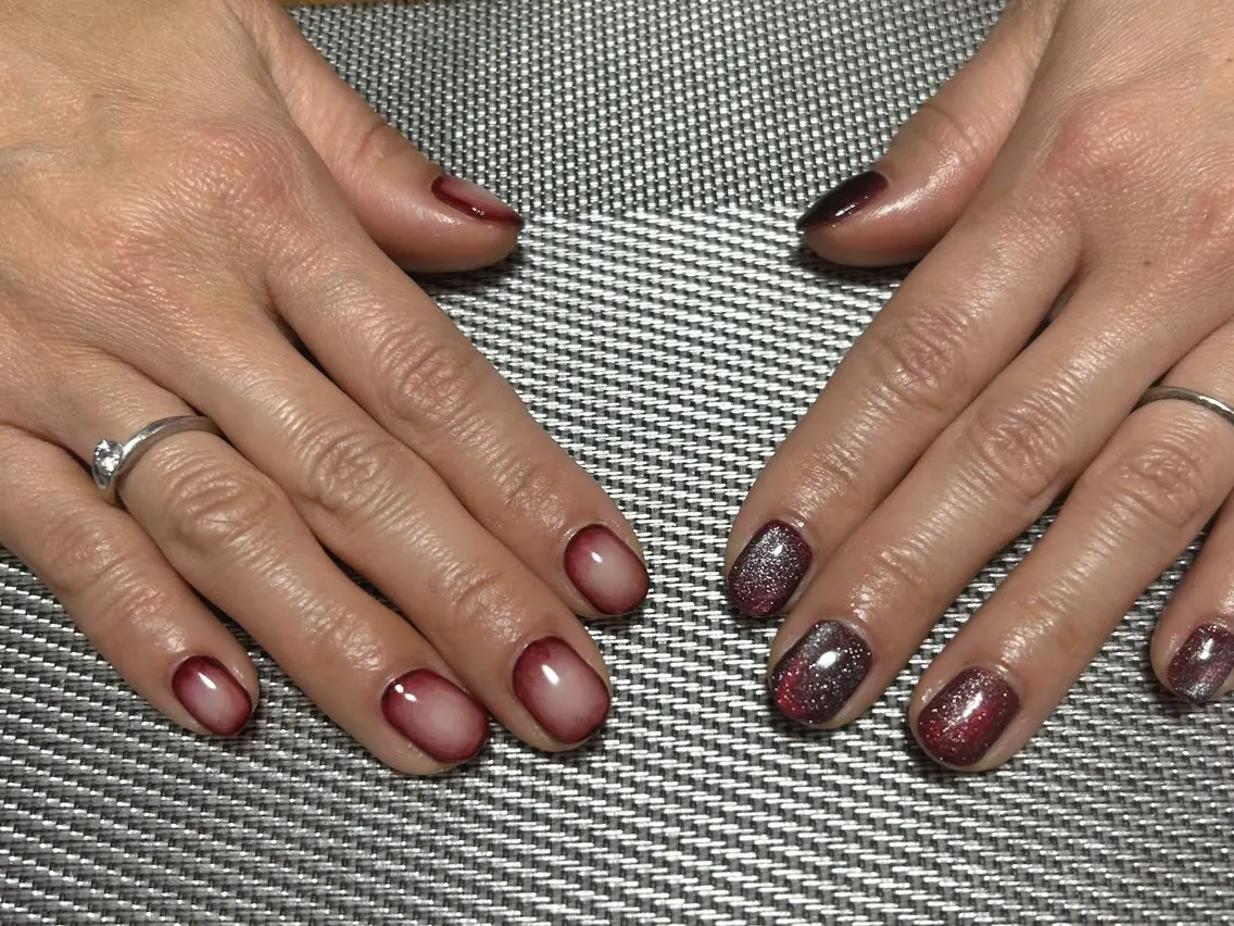 ネイル ブルー マグネットネイル 赤色 ハンドネイル i nailのネイルデザイン