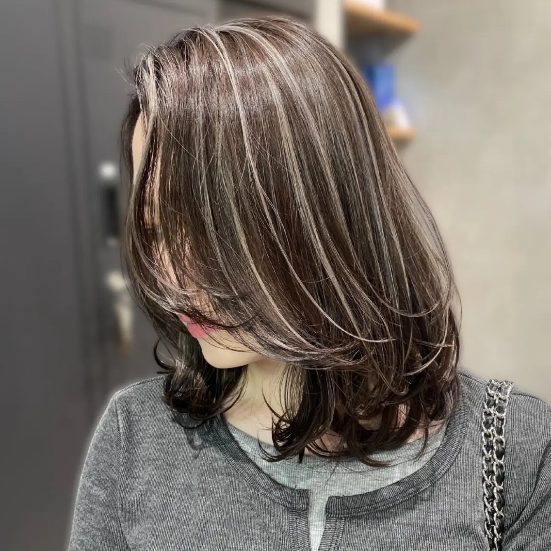 ミディアム カラー バレイヤージュ ブリーチ デザインカラー ハイライトカラー 外国人風カラー カット ヘアカラー トリートメント お悩み解決美容師🦚 片山/銀座/有楽町のヘアスタイル