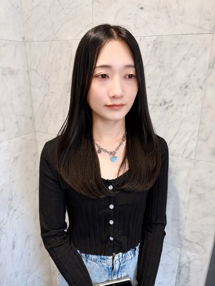 セミロング カラー ヘアアレンジ ブリーチ 透明感カラー ブリーチなしカラー くびれヘア 顔まわりレイヤー カット ヘアカラー トリートメント ヘッドスパ ヘアセット ✨綺麗が続くカット ✨/星野六三四のヘアスタイル