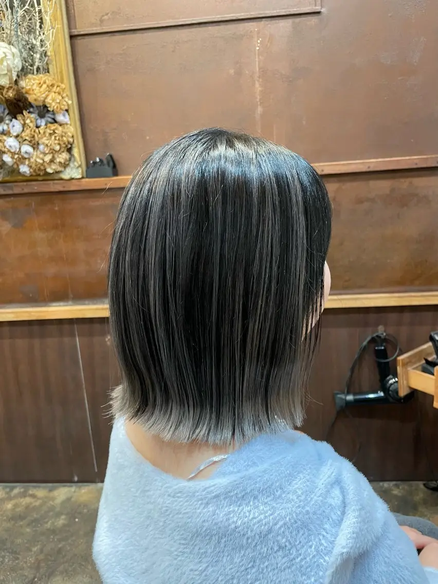 ミディアム カラー バレイヤージュ デザインカラー レイヤーカット カット ヘアカラー 小川 舜人のヘアスタイル