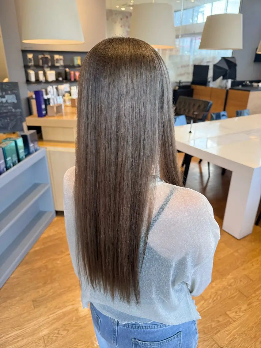 カラー ベージュカラー ミルキーベージュ ヘアカラー 中島 紗來のヘアスタイル