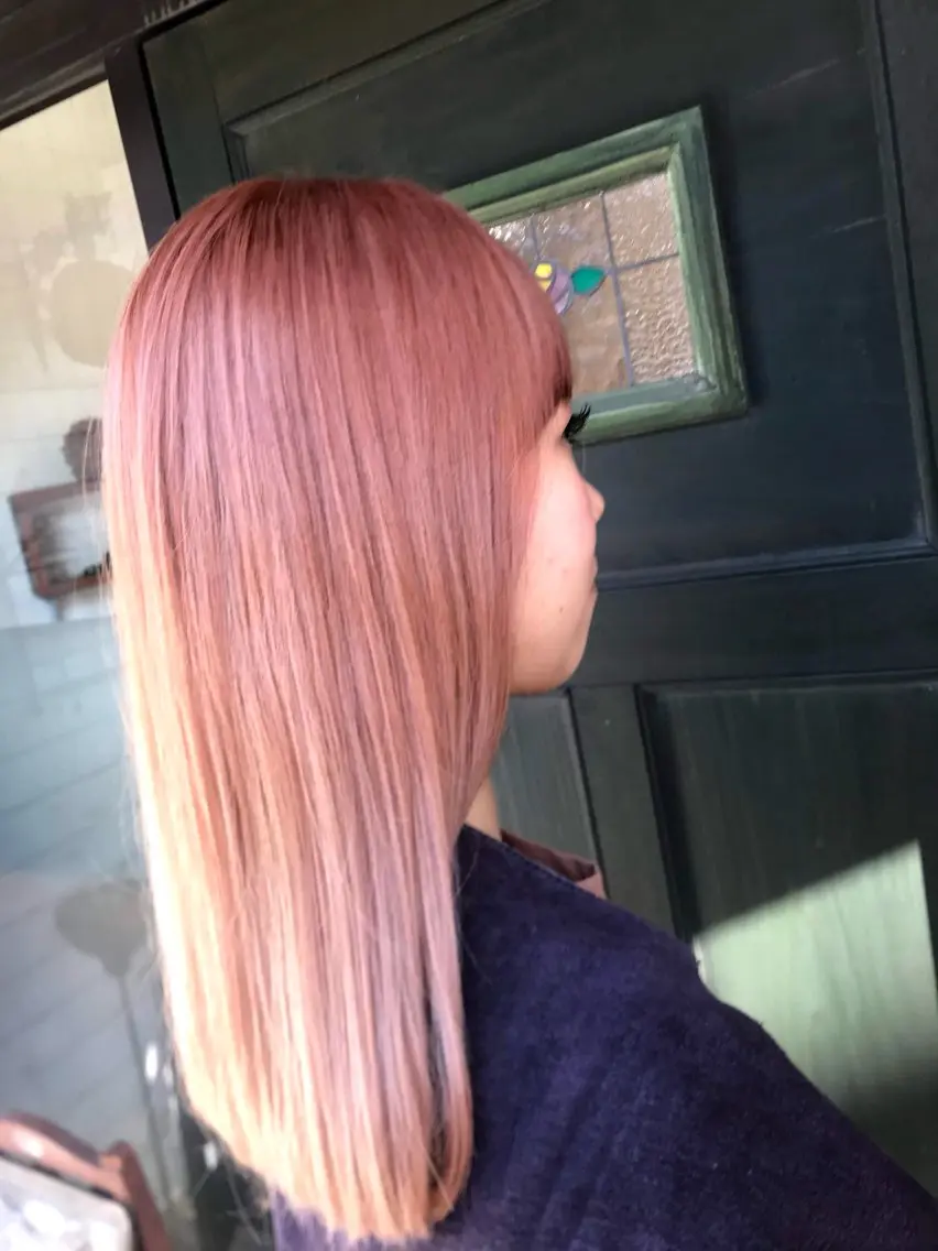 ロング カラー ブリーチ ピンクカラー トリートメント Story マリエのヘアスタイル