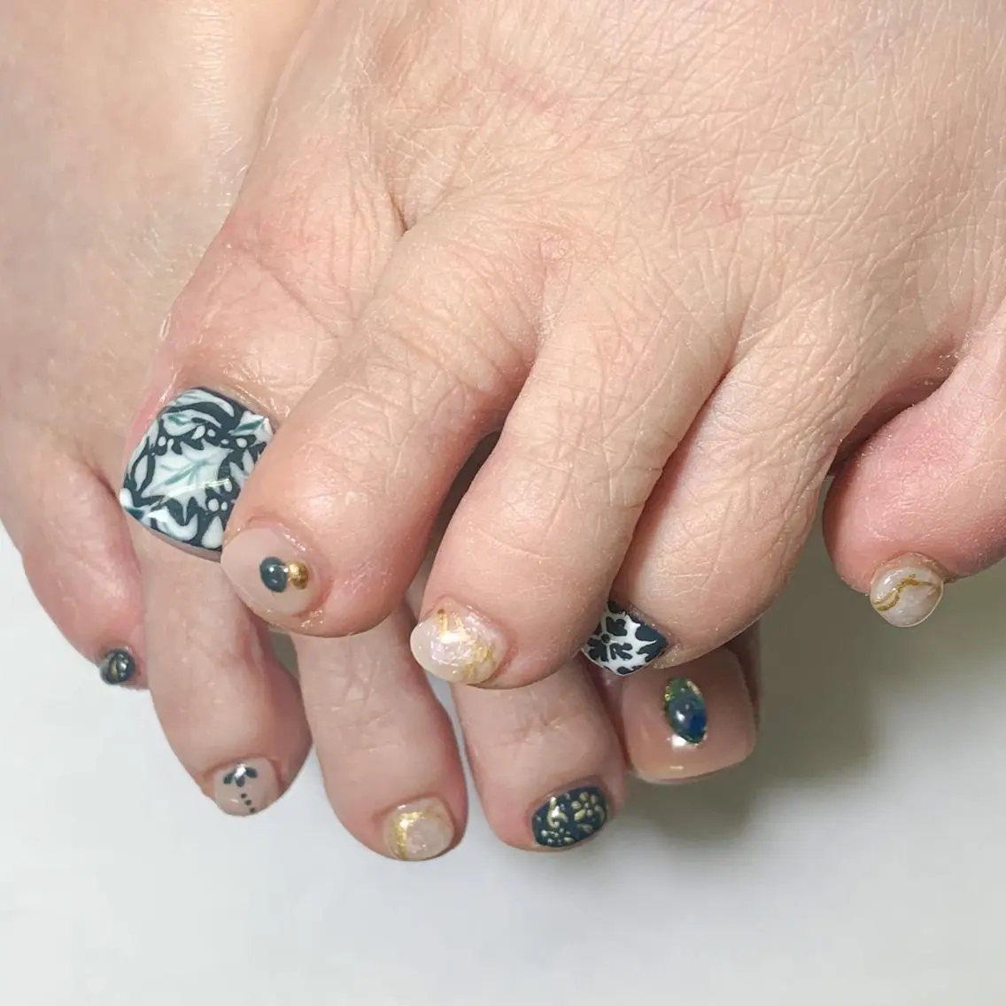 ネイル フットネイル FIORITURA aiのネイルデザイン