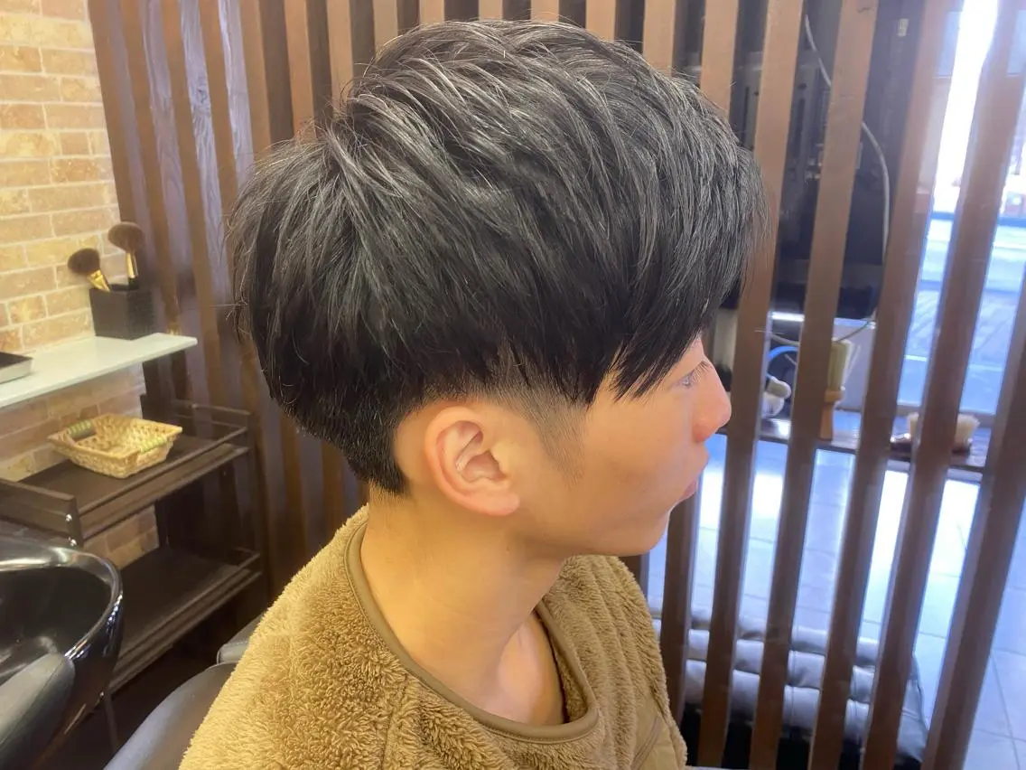 ショート メンズ アップバング ツーブロック 刈り上げ 山口 拓己のヘアスタイル