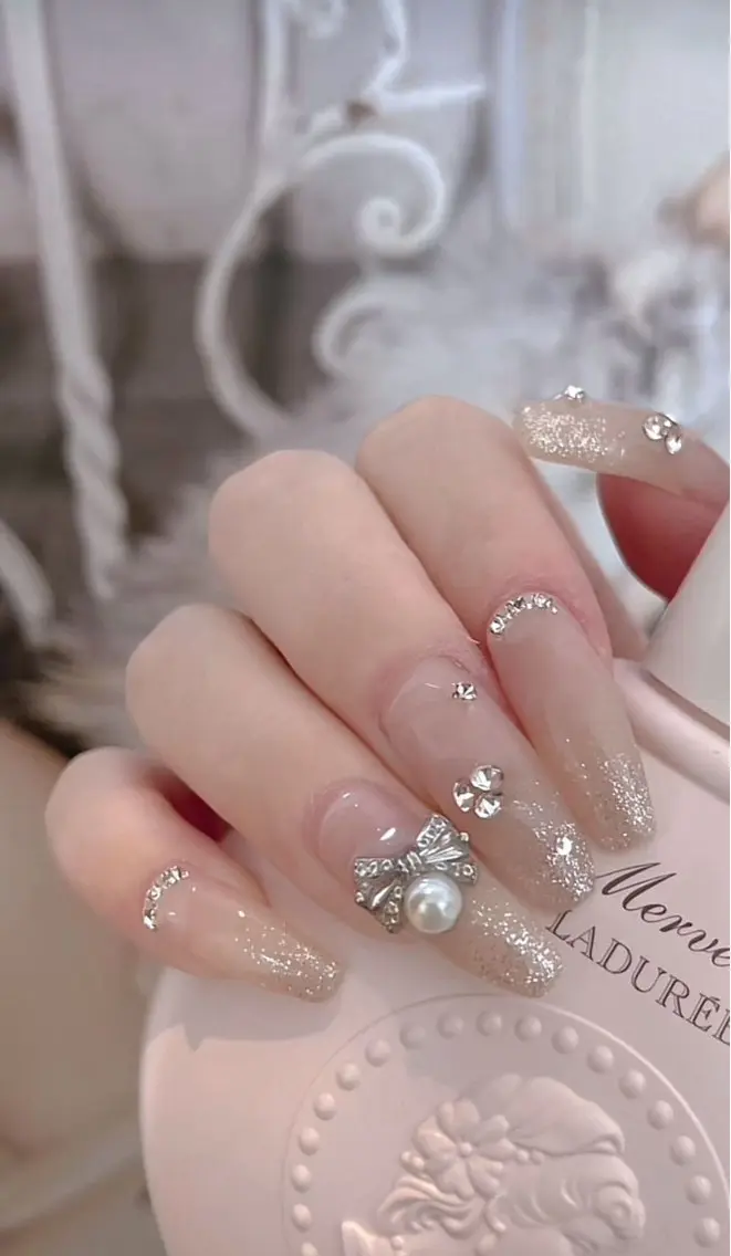ネイル ジェルネイル ガーリー キラキラネイル 韓国ネイル ロングネイル ハンドネイル Yuri.nail studioのネイルデザイン