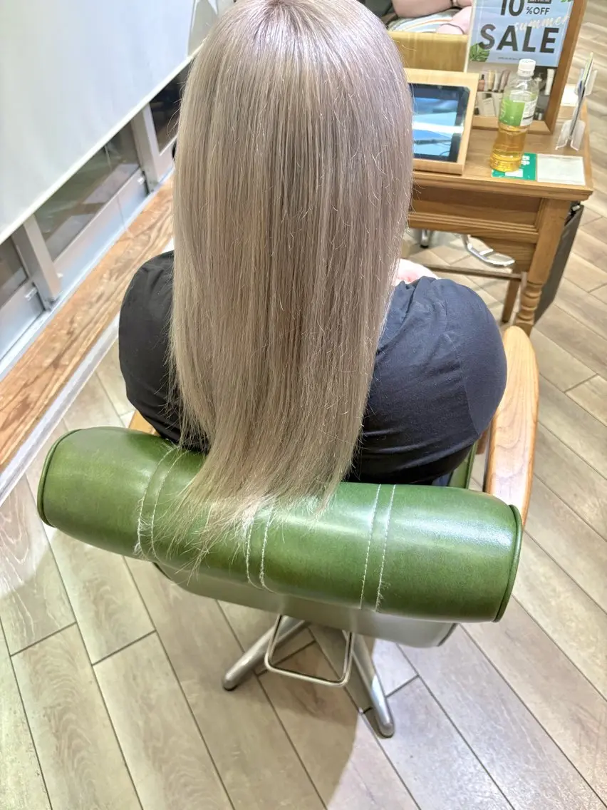 セミロング カラー ヘアカラー トリートメント 鮫島海斗☆レイヤー☆ ハイトーンのヘアスタイル