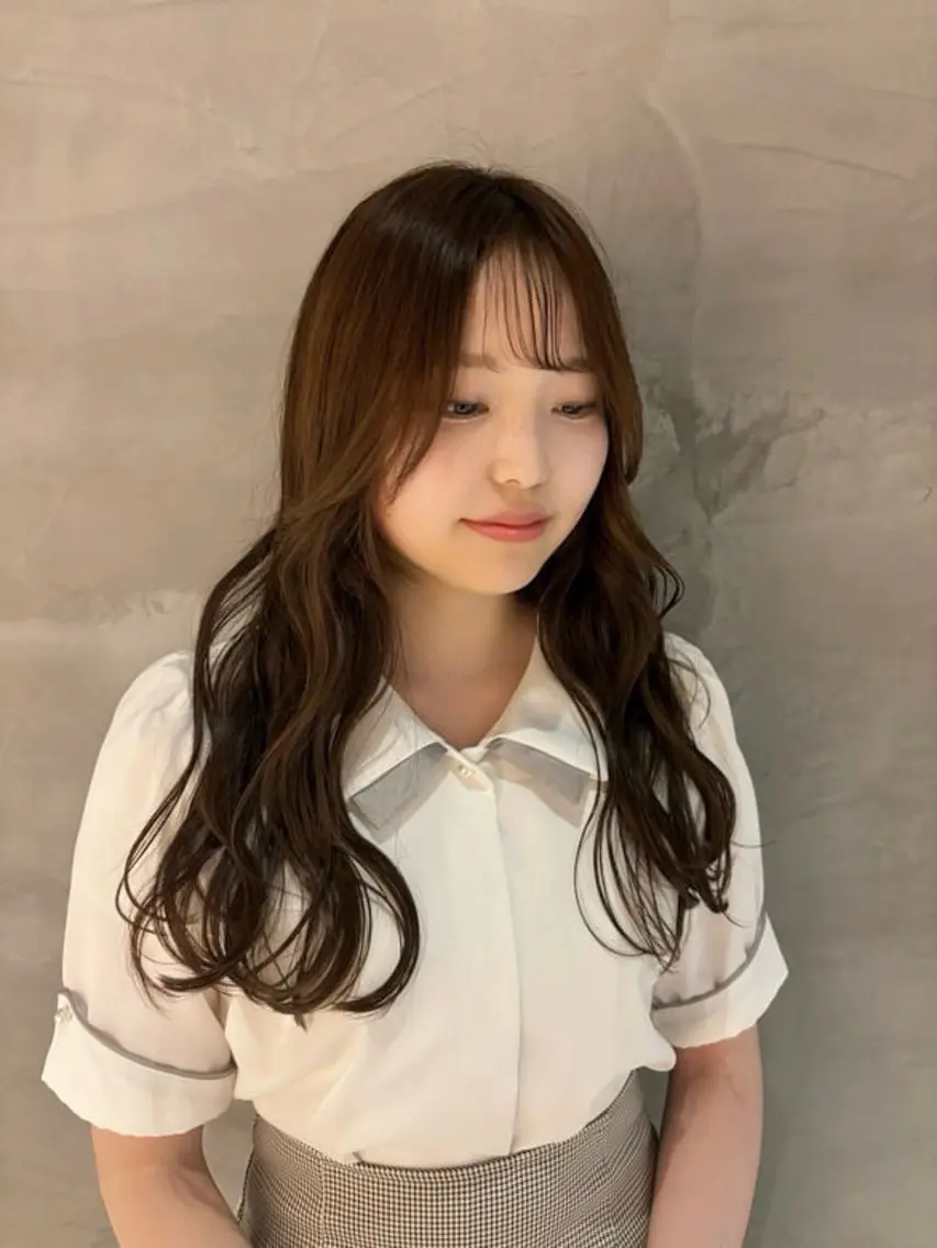 ロング KAREN(ému) 伏見/カットモデルのヘアスタイル