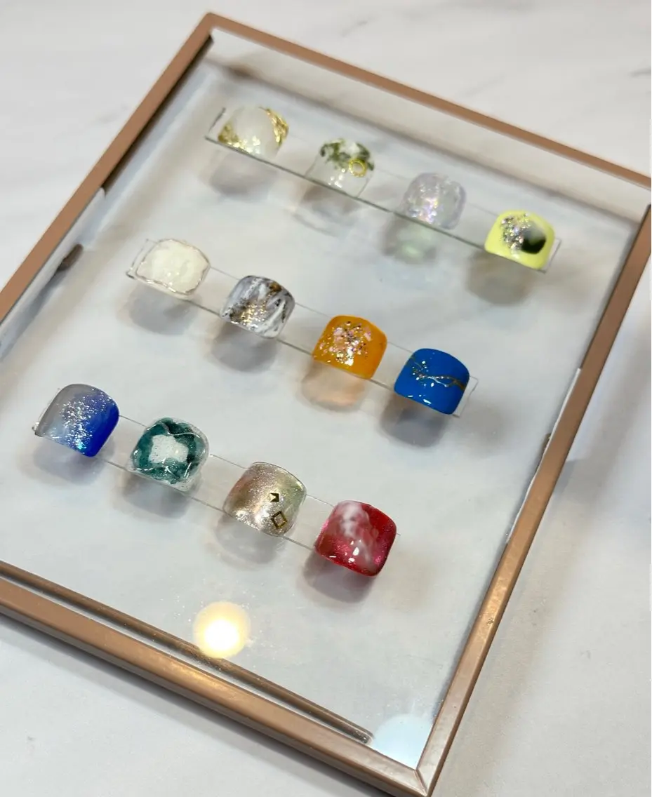 【オフ込】【フットネイル】フットバス・親指アート＋ワンカラーフットネイルの写真