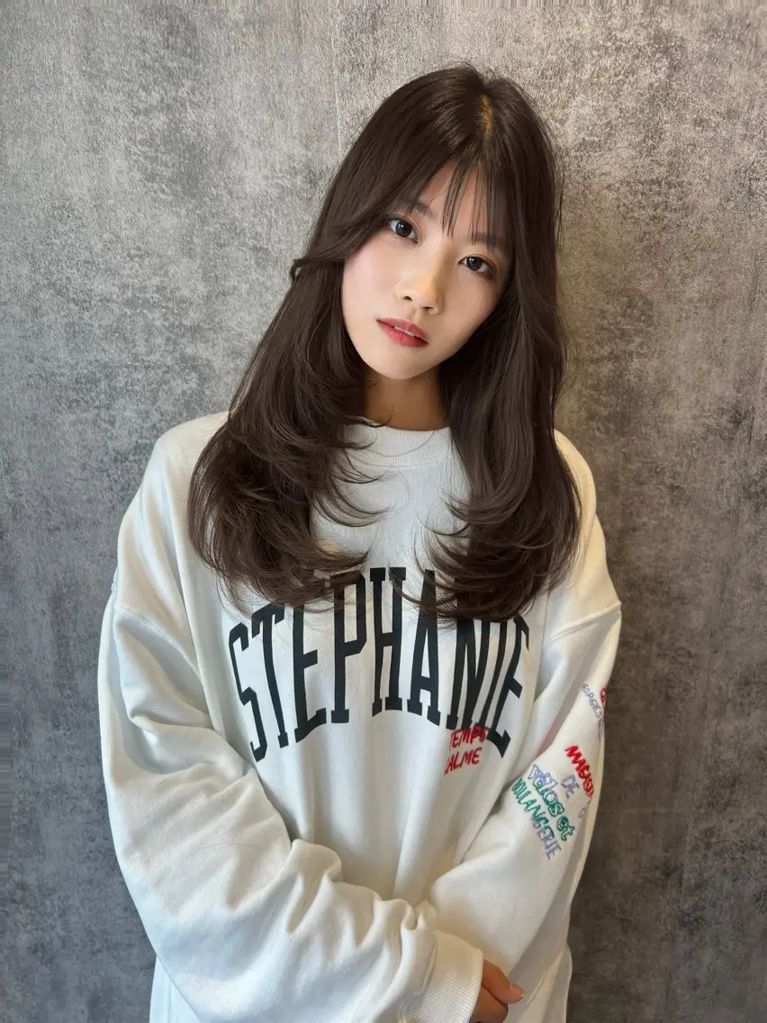 セミロング カラー 篠塚 純のヘアスタイル