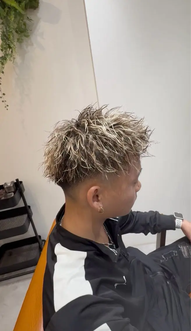 メンズ フェードカット スキンフェード 佐藤祐輔 メンズパーマのヘアスタイル