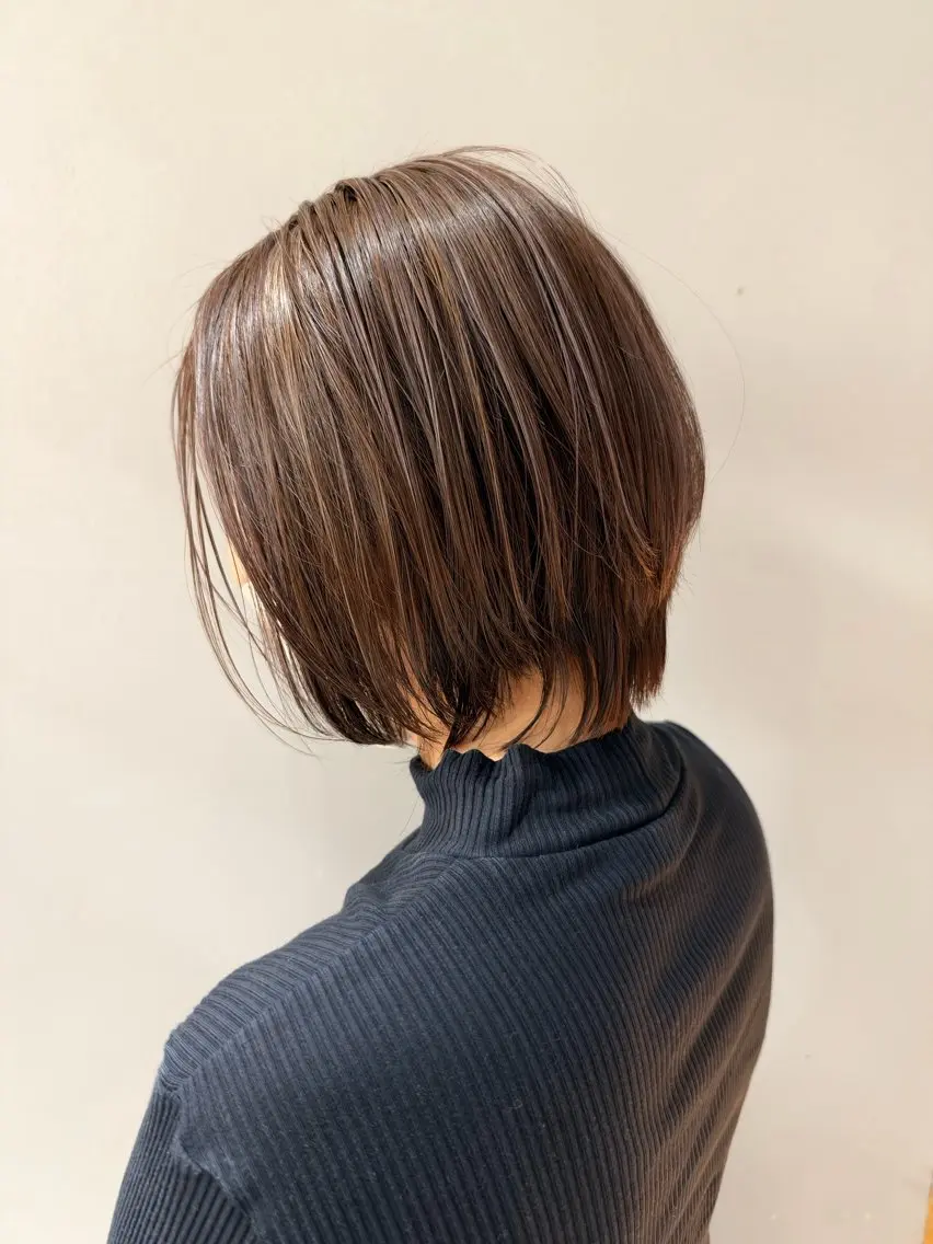ショート カラー アッシュ ハイライトカラー ラベンダーカラー ラベンダーアッシュ ハイライト ヘアカラー ひな| カラーモデル募集🩷のヘアスタイル