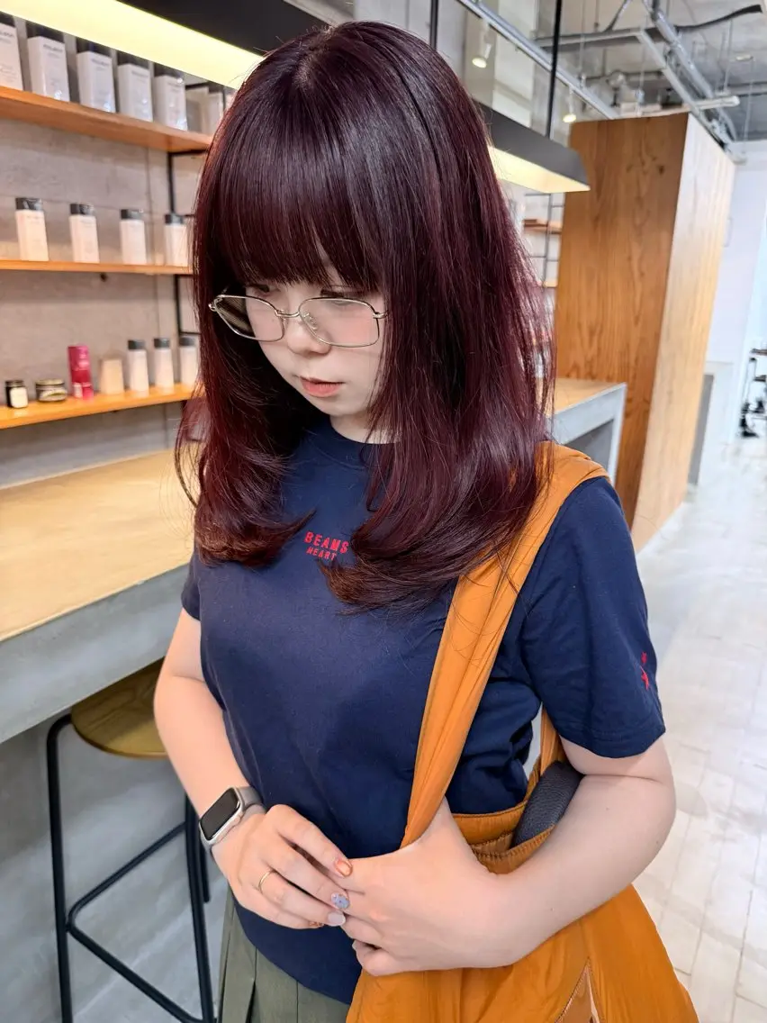 ミディアム カット ヘアカラー トリートメント 葉 /レイヤーカットのヘアスタイル