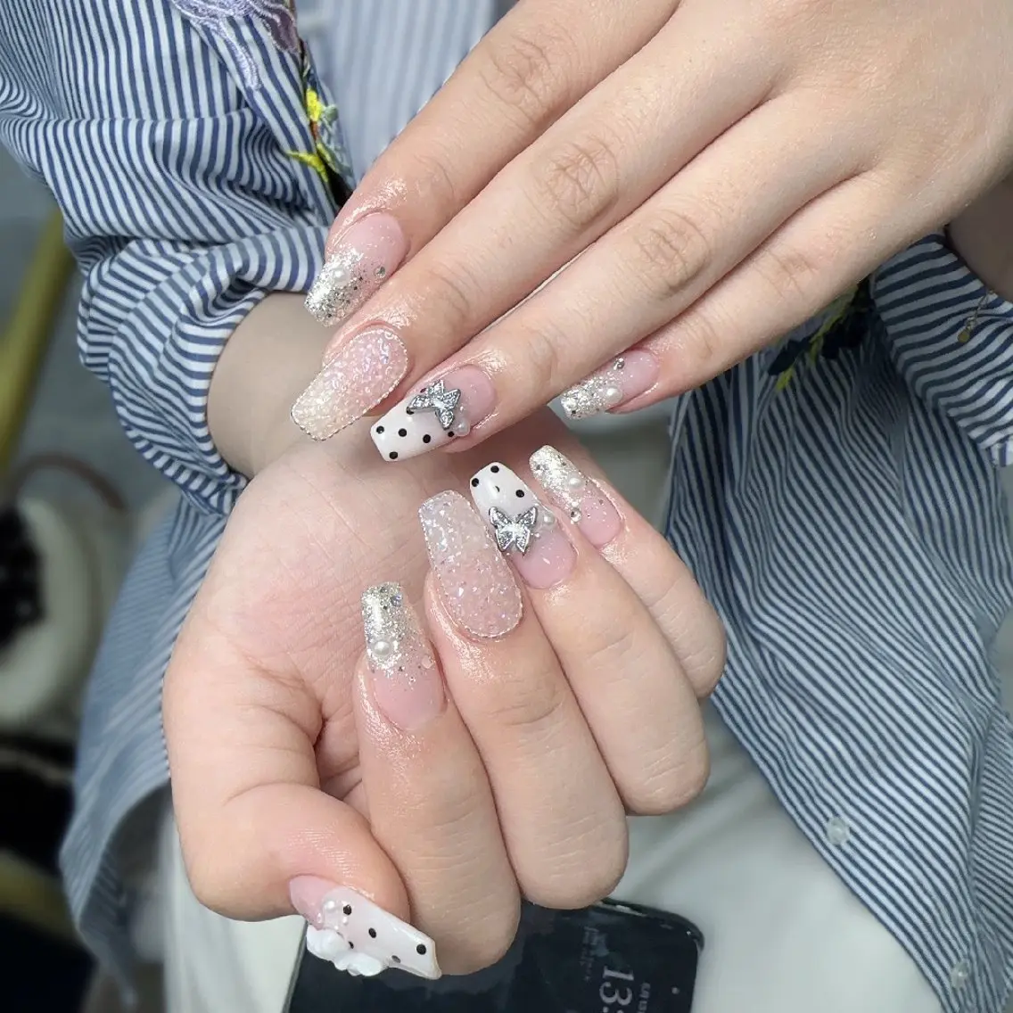 ネイル 持ち込み ホワイト ハンドネイル UM Nail Salonのネイルデザイン