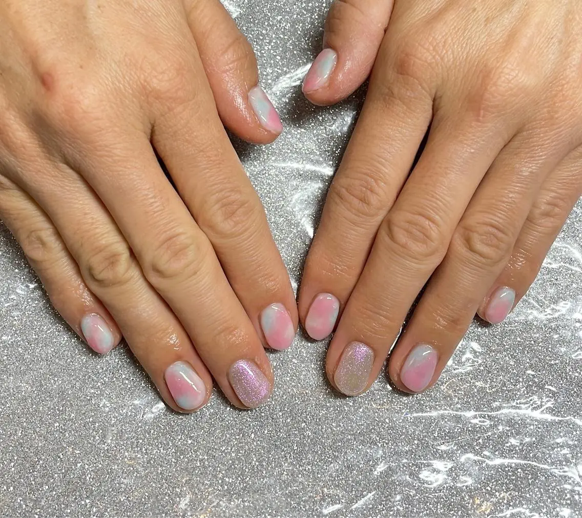 ネイル ハンドネイル VIERU 🌈🎀💖のネイルデザイン