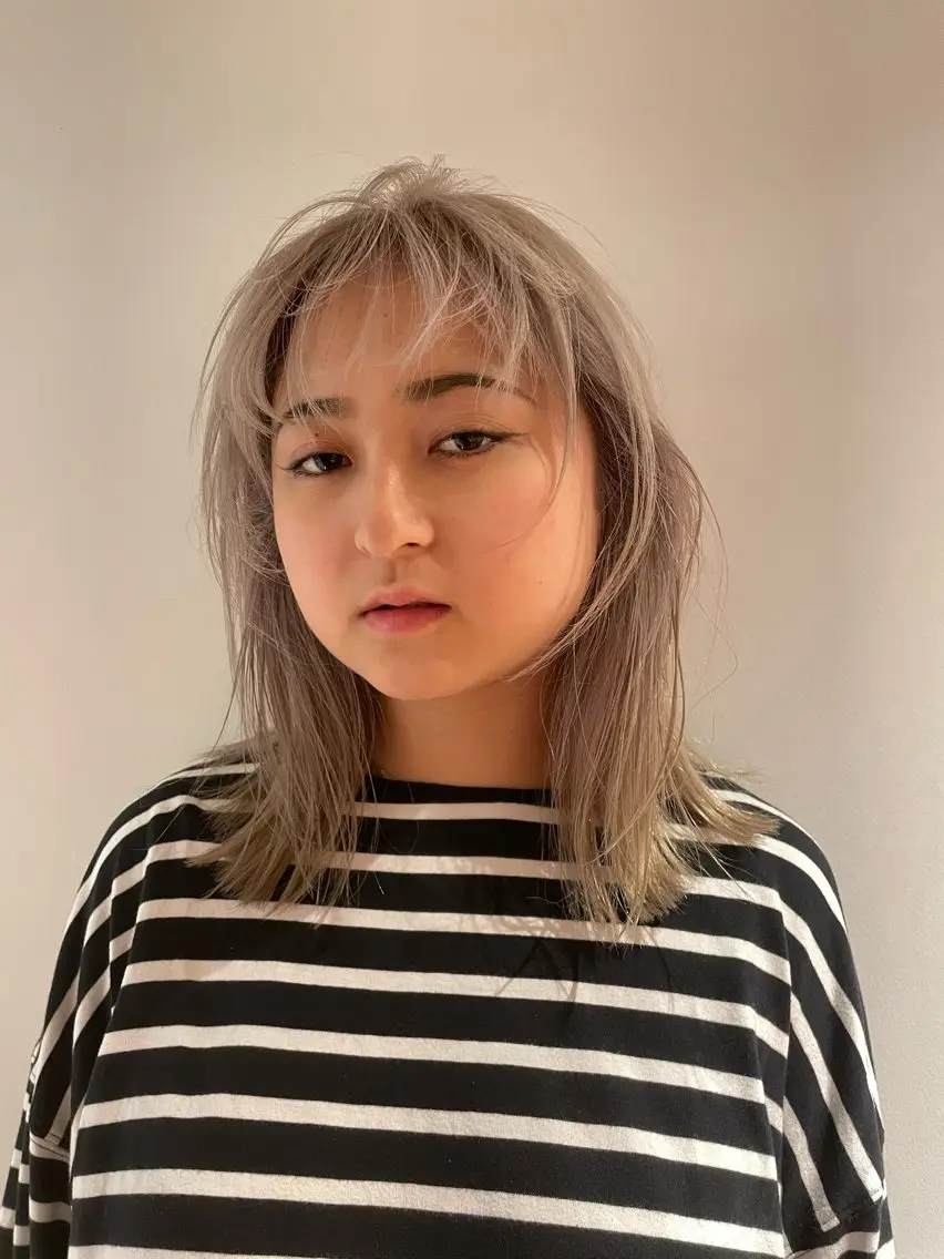 ミディアム カラー ボブレイヤー 透明感カラー ダブルカラー ハイトーンカラー ボブ 透け感カラー/ SUのヘアスタイル
