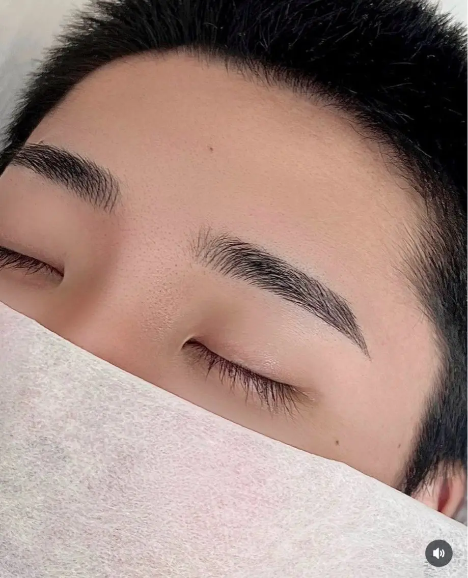 🪬メンズアイブロウ🪬アイブロウWAX脱毛⋆˚꩜。の写真