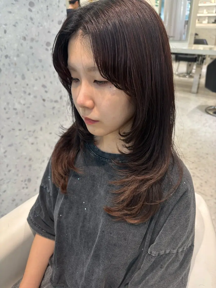 セミロング 韓国風ヘア レイヤーカット 山田 ひかりのヘアスタイル