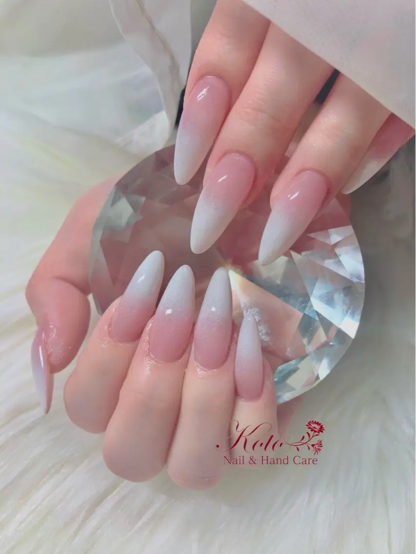 ネイル 長さ出し ジェルネイル 持ち込み ニュアンスネイル 赤色 ハンドネイル Nail Salon KOTOのネイルデザイン