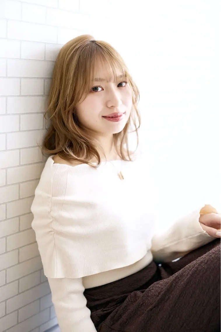 ミディアム カラー クボキ サヤのヘアスタイル