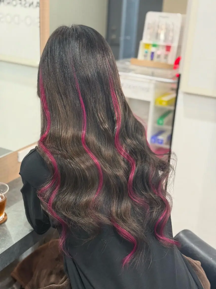 ロング RIEブリーチ& エクステ特化型のヘアスタイル