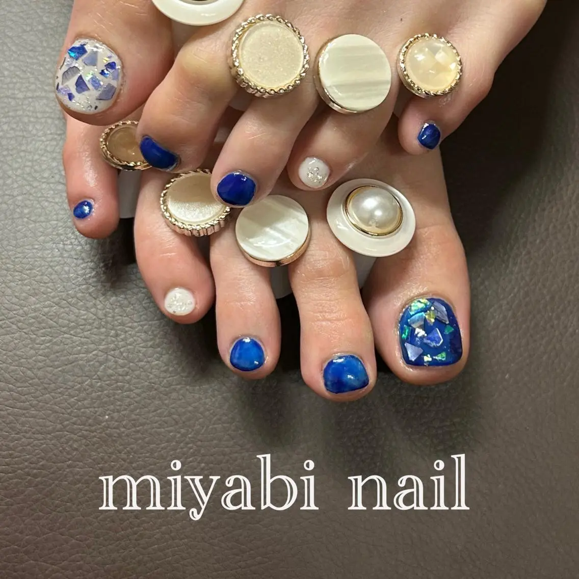 ネイル オーロラネイル ブルー フットネイル キラキラネイル 持ち込み フットネイル miyabi nail 桂川駅近くのネイルデザイン