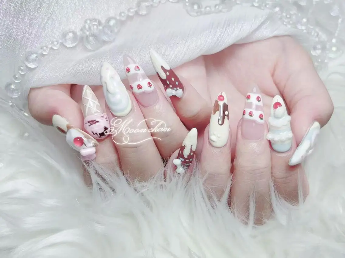 ネイル 長さ出し キラキラネイル 韓国ネイル ロングネイル マグネットネイル ハンドネイル ハンドケア MUNI🎀  NAIL のネイルデザイン