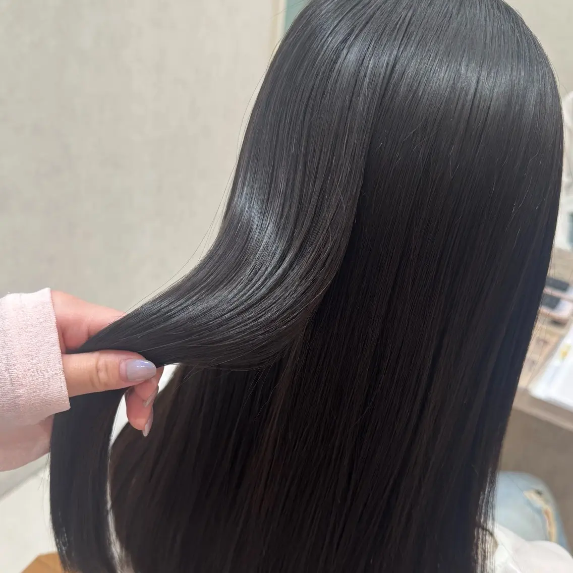 セミロング パーマ セミロングパーマ ストレートパーマ 縮毛矯正 トリートメント 大人可愛いhair 🐾🩵HANAのヘアスタイル