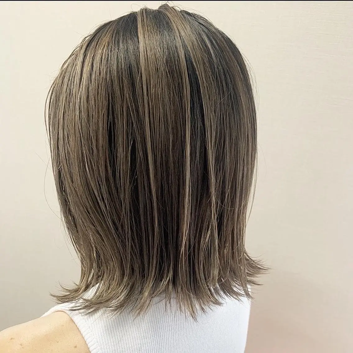 ショート 外ハネヘア カット ヘアカラー トリートメント 松井那津子 /ハイライトブリーチのヘアスタイル
