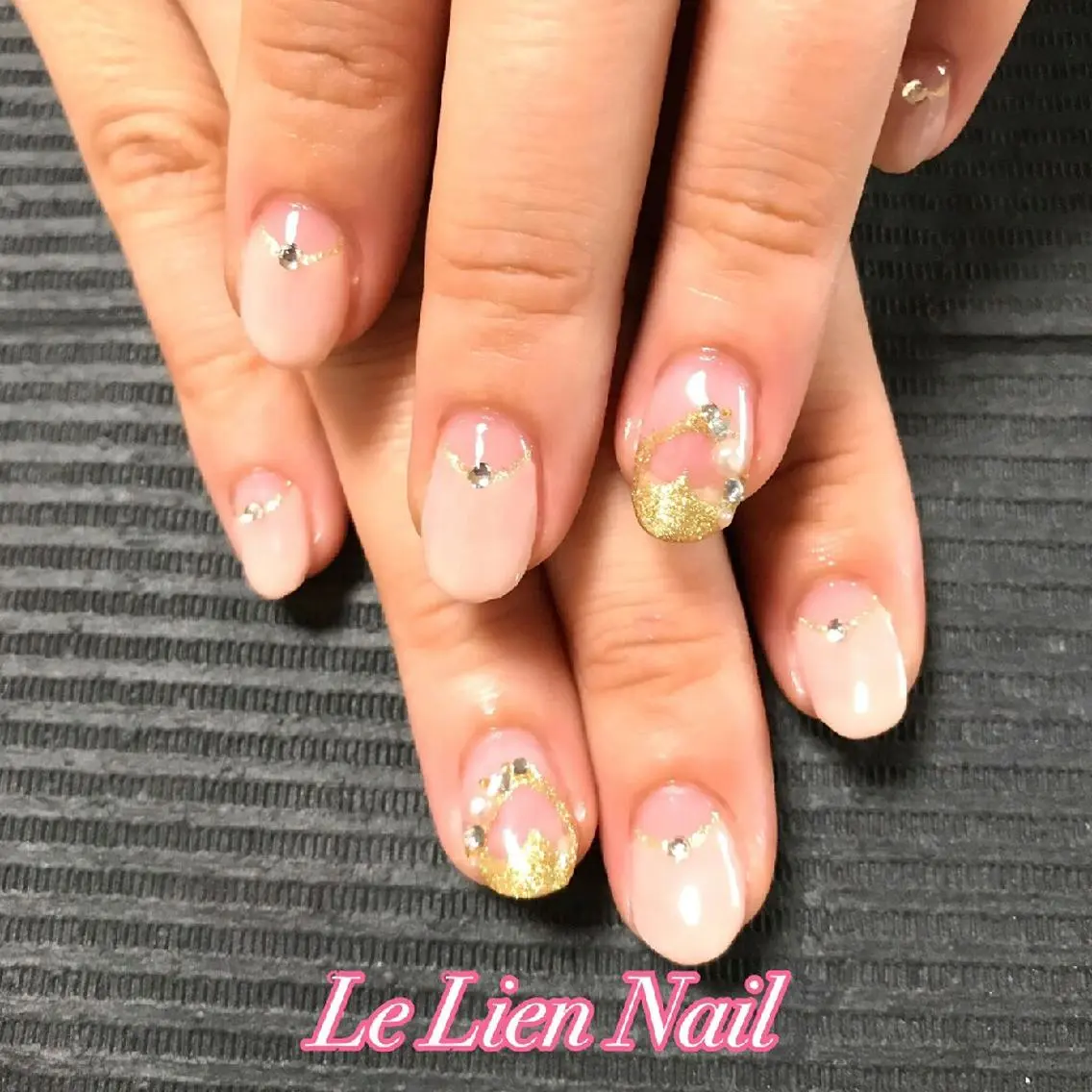 ネイル フレンチネイル ハート 逆フレンチ モチの良さ◉ フィルインネイル♡のネイルデザイン