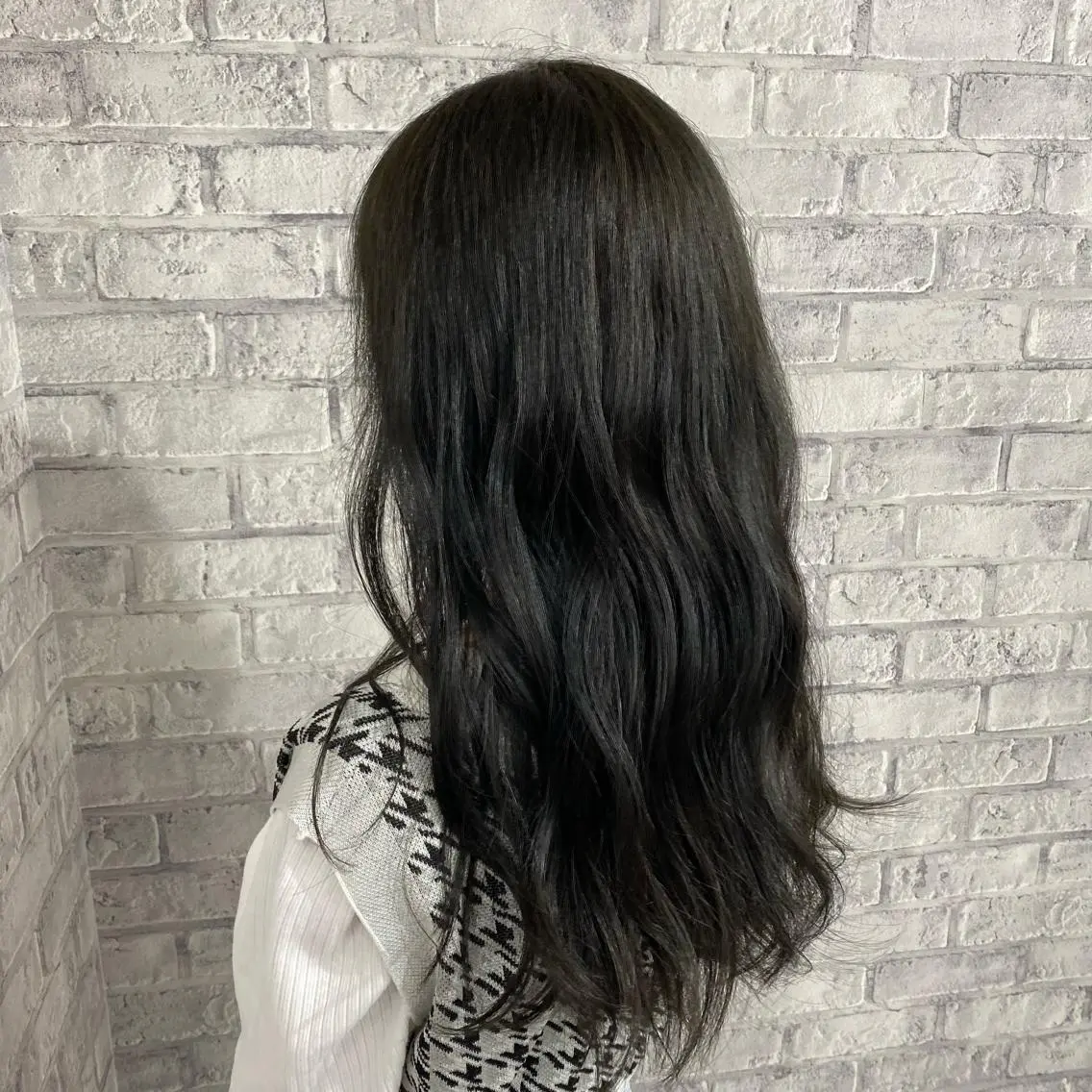 ロング カラー ヘアアレンジ アッシュ アッシュグレー アッシュグレージュ バレイヤージュ ミストバング Bob&ハイトーン 専門家CHIHIROのヘアスタイル