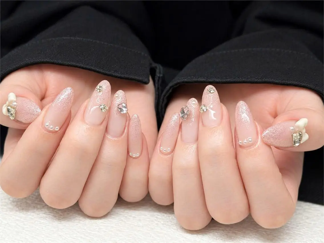 ネイル オーロラネイル ブルー チークネイル 長さ出し フットネイル ハンドネイル NAILS168 池袋西口駅前店のネイルデザイン