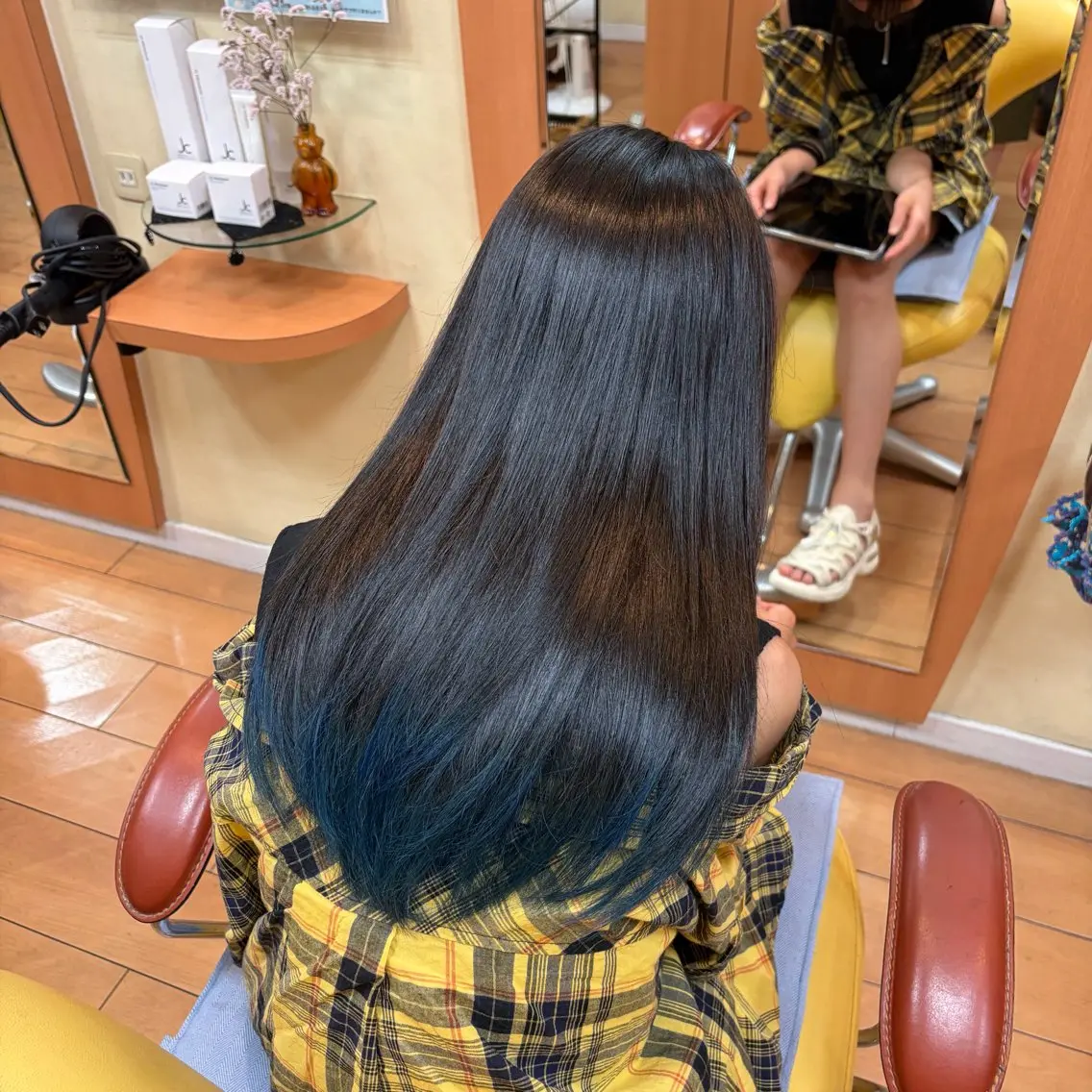 ロング カラー ブルーカラー ネイビーカラー 学生 ヘアカラー なりた るいのヘアスタイル