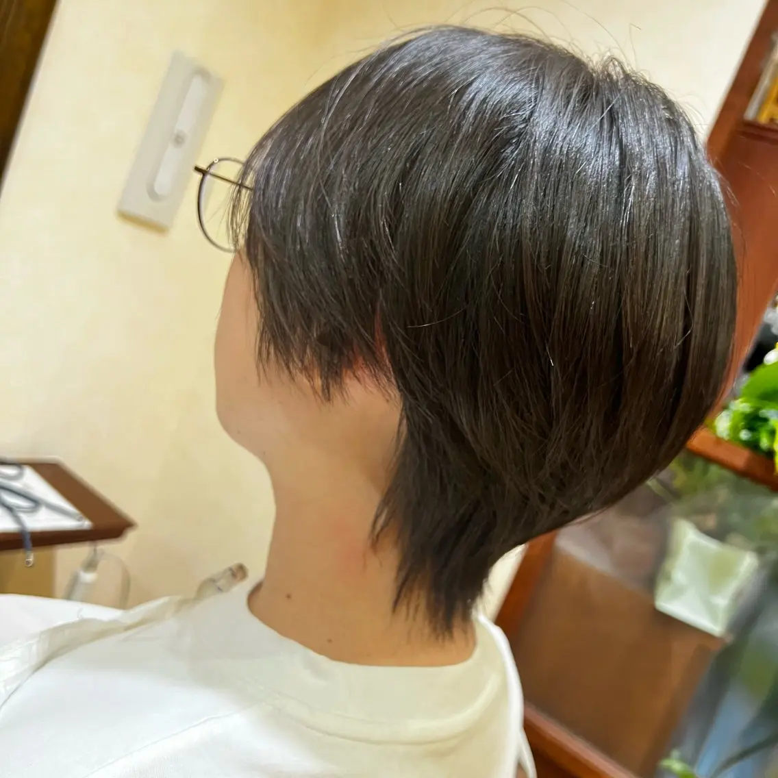 ミディアム カット ヘアカラー トリートメント SHIRATORI MITSUKIのヘアスタイル