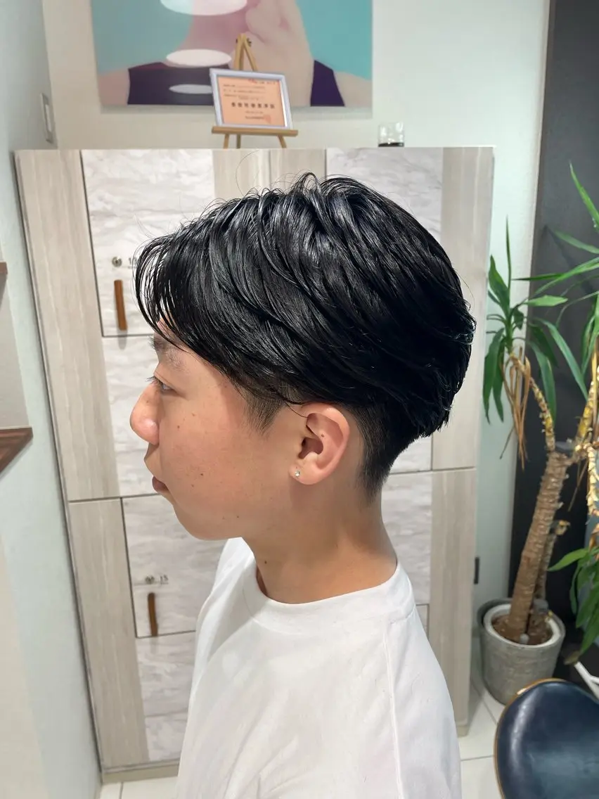 ショート パーマ メンズ フェザーパーマ メンズパーマ 伊藤 隆星のヘアスタイル