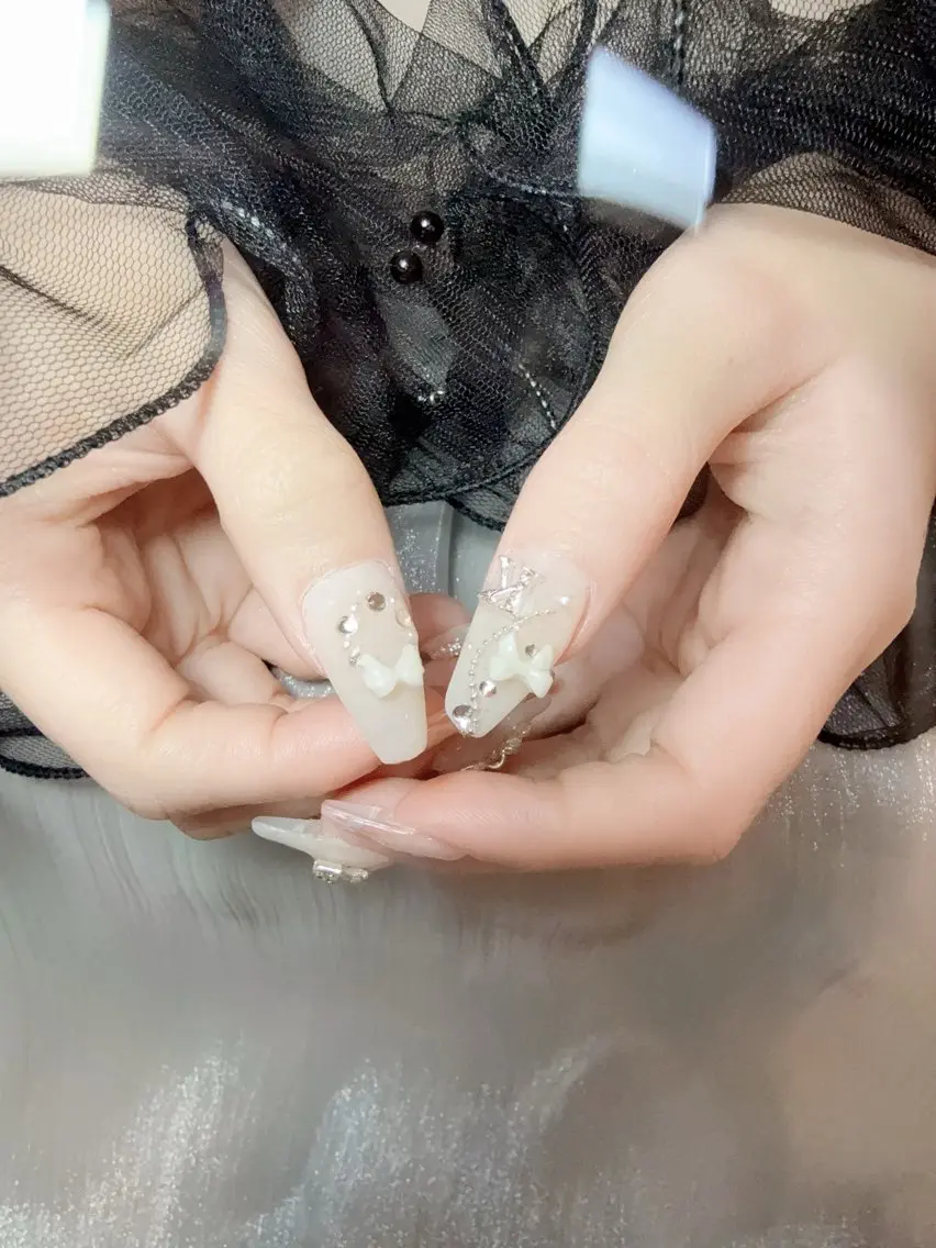 ネイル ハンドネイル She’s Lunaのネイルデザイン
