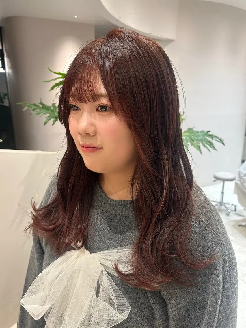 ロング カラー ブリーチ ブラウンカラー ブリーチなしカラー レッドカラー レッドブラウン 浅倉栞 /透明感カラーのヘアスタイル