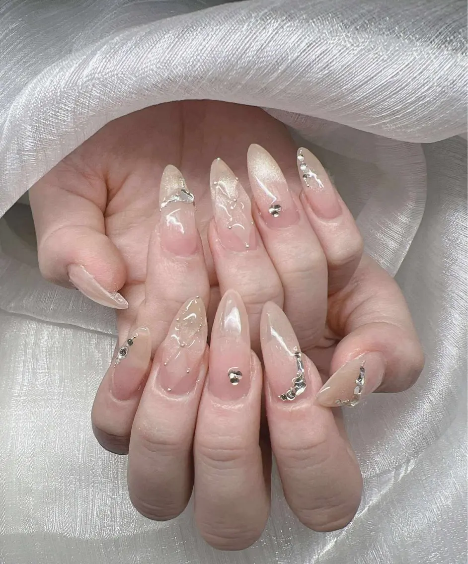 ネイル 長さ出し グラデーション 卒業式 キラキラネイル マグネットネイル ハンドネイル Lee Nailsのネイルデザイン
