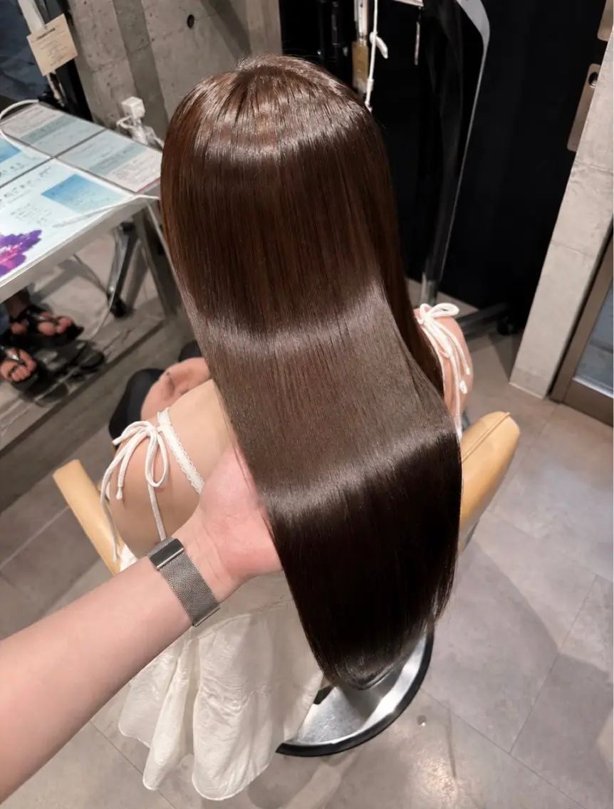 ロング カラー ブラウンカラー ダークブラウン ヘアカラー 小原 泉のヘアスタイル